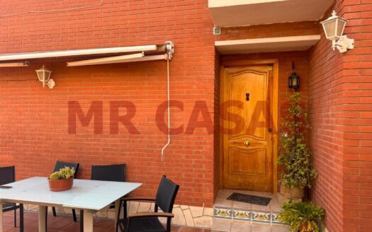 ESPECTACULAR CASA AMPLIA