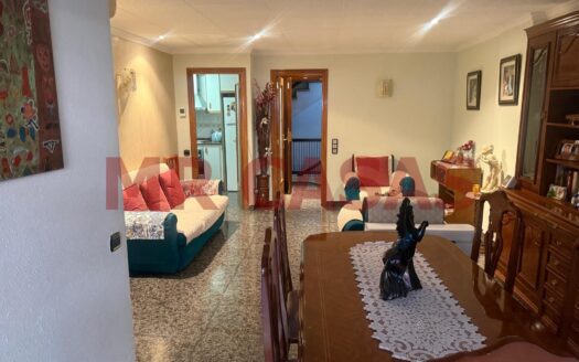 PISO AMPLIO DE 3 HABITACIONES